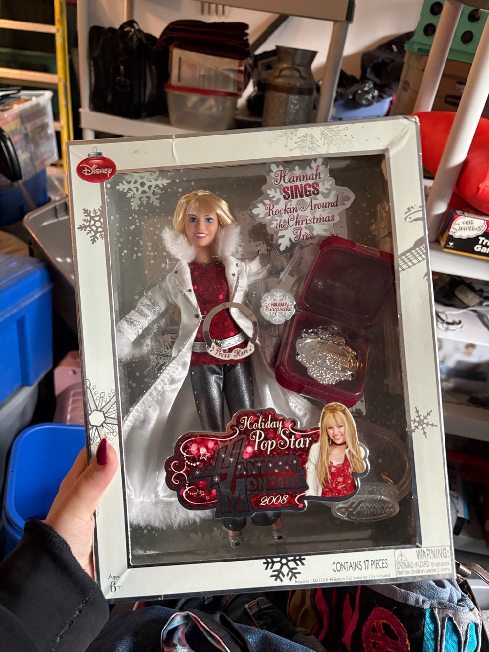 Disney Holiday Pop Star Hannah Doll - White Coat, Red Top